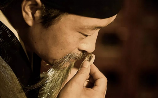 有名望的医生是患者口碑出来的；有些“专家”是号贩子捧起来的；有些医生是靠两三个方子撑起来的