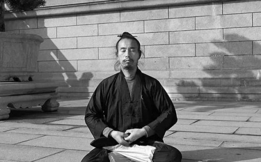 练功盘腿麻木的道家消散法