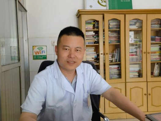 自从找到经方治病的“钥匙”之后，治愈率大幅提高，患者数量猛增
