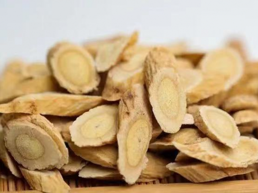 黄芪能快速增强人体抵抗力！但只有这种人能用，快看你适不适合~